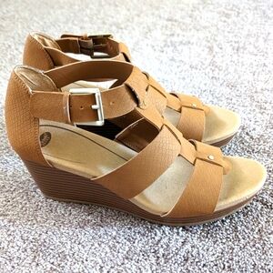 EUC Dr Scholl's Barton tan wedge 7.5